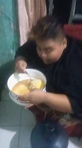 Mukbang Mie Pedas: Cara Makan 10 Bungkus Saat Diet