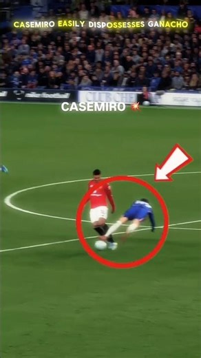 Casemiro easily dispossesses Ganacho#ManchesterUnited #chelsea#footballguzzle #football#soccer