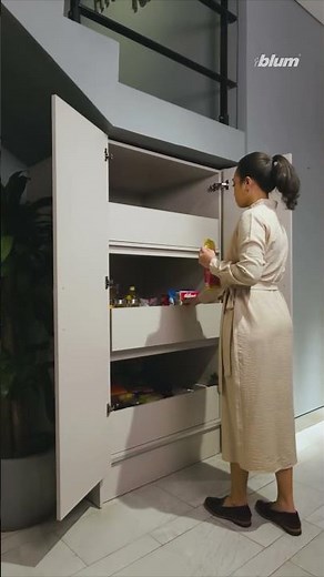 Engsel CLIP top BLUMOTION 155° menghadirkan gerakan zero protrusion