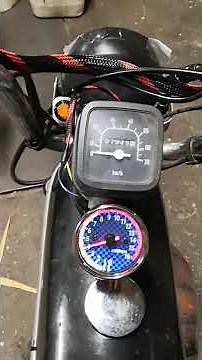 Tachometer and shift light test on Suzuki PV