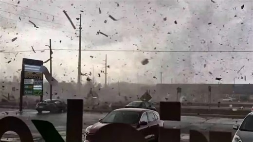 Watch As Tornado Moves Over Cell Phone Store