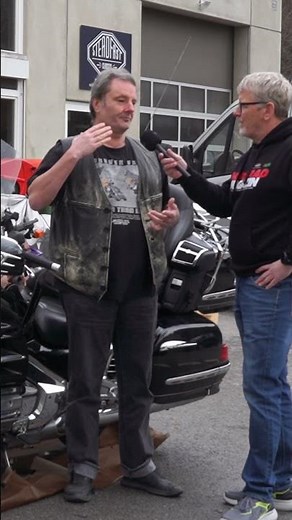 Airbag deployed! Honda Goldwing crashes into car #hondamotorcycles #goldwing #airbag #accident