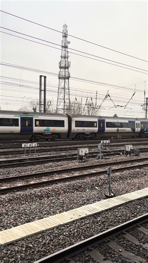 Class 333 at doncaster #train #trainspotting #doncaster