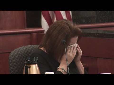 Mom of 5 South Carolina kids killed by their father breaks down on stand