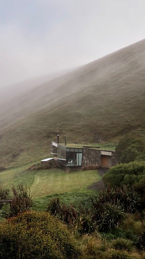 The Local Project on Instagram: "Habitats: Coast Feature • Video Feature • Designed to harmonise with its surroundings, Seascape invites one to relax and connect with nature. Every element, from the rock and timber to the flooring, was sourced right from this picturesque site, with a few locally crafted touches like the steel joinery. Watch the full video on The Local Project or read Seascape by Patterson Associates on The Local Project or in our new book, Habitats. Photography by @samuel_hartne