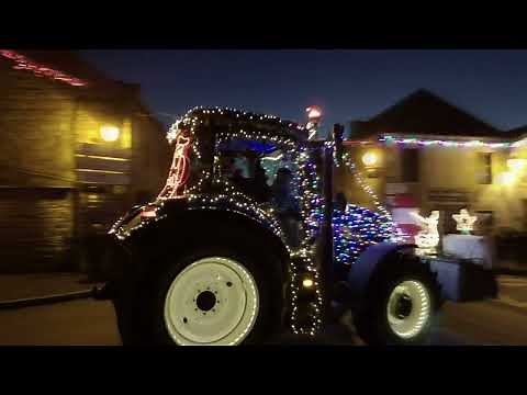 Défilé de tracteurs illuminés noël 2023 - Bretagne nord