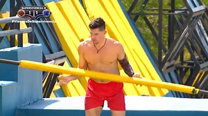 THE PLAYMAKER venció al DRAGÓN ROJO en la línea de tiro. 🔵😎 Marcador 2-1. 🙌🏼 #ViernesDeSupervivencia Transmisión 𝙀𝙉 𝙑𝙄𝙑𝙊 𝘼𝙃𝙊𝙍𝘼 🔴🔵 ➡ https://bit.ly/ExatlónEnVivo | Exatlón México