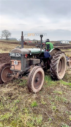 Dan in his Fordson tractor and Ransomes plough at the Hatfield ploughing match #fordson #vintagetractor #britishfarming | Pro Horizon Farming Content