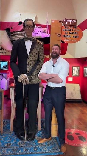 Me (7'2"/2.18M) VS The Tallest Man Who Ever Lived (8'11"/2.72M) 😳 (Robert Wadlow) 🎥 marthartman