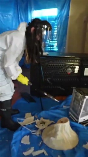 Emily hits floor with axe | #agent00 #extraemily