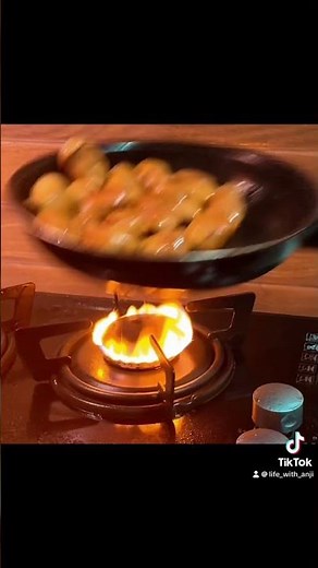 Chef Mode On 👩‍🍳🔥 sizzling & flipping to perfection 😋🌭 #chefmode #homecook