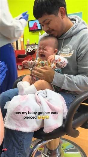 Baby’s First Ear Piercing 🥹 | Parents’ Emotional Reaction 😭 | So Brave! ❤️ babies view 🐣 #babiesview