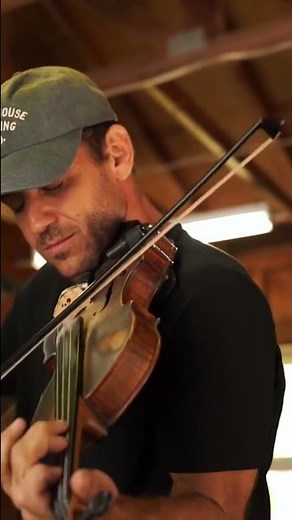 What’s the difference between violin and fiddle? ⚡️🎻⚡️