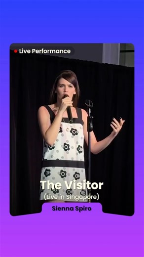 เพลงเศร้าสุดกินใจ 👂✨ สะกดคนดูในเพลง ‘The Visitor’ 🍂 ในงาน ‘SIENNA SPIRO LIVE IN SINGAPORE’