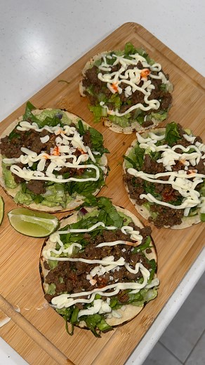  Simple & Delicious Homemade Tostada! Crispy tortilla loaded with...