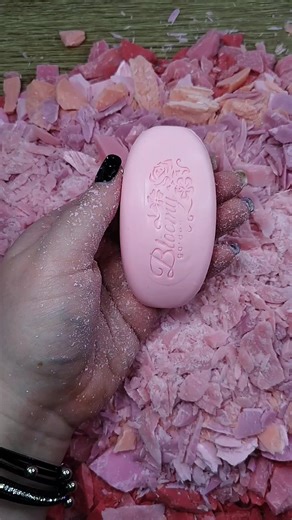 insta: @anastasia_soaplove; YouTube: @anastasia_soaplove #asmr#soap#soapasmr#relax# #резкамыла#сухоемыло#кайфушки#хрустмыла