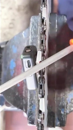 This is the process of sharpening a chainsaw chain #process #sharpening #chainsaw #chain