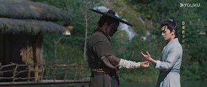 The man was in immense pain as his friend, who had been turned into a puppet, lost all consciousness. 自己的朋友被做成了傀儡失去神志，男人痛苦萬分 #杨洋 #金晨 #凡人修仙传 #YangYang #JinChen #TheImmortalAscension | 兔先生剪视频
