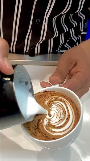 How to pour Rosetta art How to make rosetta latte #coffee #art #barista CLASSIC LATTE ART TULIP POUR