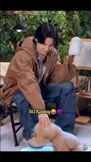 Suga playing with dog😍🥰//bts funny hindi dubbed//#suga#shorts
