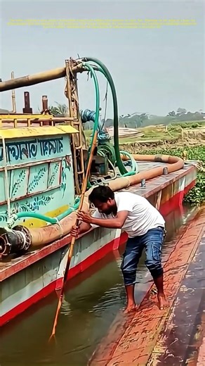 Fishing with Ingenuity: How a Homemade Bamboo Tool Brings Fresh Catches