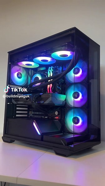 Another Black Friday build DONE 🔥🖥️ These PC slots are disappearing fast… Use code BLACKFRIDAY30 before 2nd Dec 👀✨ #gamingpc #custompcbuild #blackfridaydeals #BuildMyRig #PCBuildUK