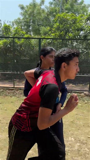Some bowler or nothing without the coach🤣 #comedy #cricket #bowler #shorts|Gars Esprit
