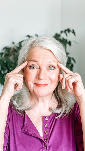 Learn how I can shape my sparse brows in seconds! Since the brows frame our eyes it’s so important to bring them back to life. You fan find this ingenious brow kit at … Awesomeover50.com/findit or in my Makeup Section at Amazon.com/shop/awesomeover50 Enjoy!👩‍🦳💋💕. . #makeuptutorial #eyebrowtips #maturemakeup #makeupover50 #beautyover50 #positiveaging #agingwithattitude #makeupover60 #reelsvideo #makeupreel #makeupreels | Loving Our Age