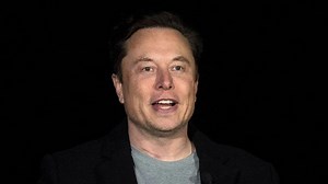 "Das ergibt absolut Sinn": Mutter von Elon Musk verteidigt ihn auf Twitter