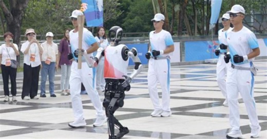 Robot Kuavo bawa obor larian Sukan Kebangsaan China | Harian Metro