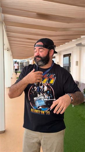 Arthur Yankilevich | Look How Fast a Story Can Twist! @deafinitely_fun_with_tuckers @jojosavea @somedeafguy_ @thepatrickmcmullen @sasha.poses #twist #story #funny | Instagram