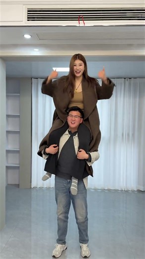 我想，夫妻这一页应是风雨同舟相濡以沫，同行的路上让我们做彼此的依靠，共同撑起我们的家，安稳平凡幸福的度过这一生！#情侣日常