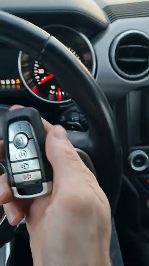 Chip Key Ford Mustang 2020 making an original duplicate of a car ignition key for five buttons