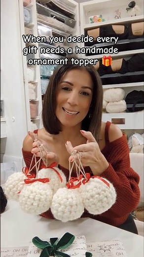 🎁Make this easy Crochet Ball Ornament! Free pattern on my channel. 📌Pattern link ⬇️
