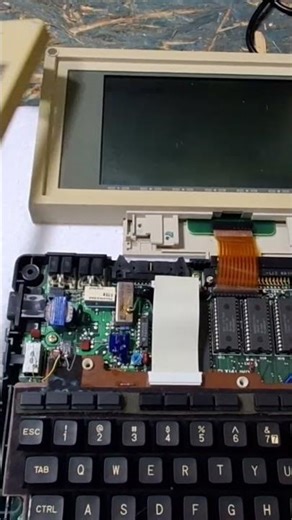 Flash 15s-Tandy 200 Portable Computer