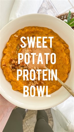 Meredith Mann | Blood Sugar Friendly Recipes on Instagram: "Meet the single-serve sweet potato casserole that checks every box — cozy, high-protein, fiber-packed, and full of vitamin-A-rich goodness. 450 cal | 8g fat | 43g carbs | 16g fiber | 46g pro 🤓 Don’t skip the fat on this one — vitamin A in sweet potatoes is fat-soluble, meaning you need that healthy fat (nut butter, grass-fed butter, or unsweetened coconut) to help your body actually use it. Comment SWEET and I’ll DM you the full