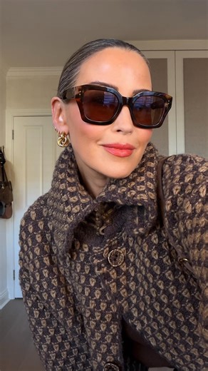 Still on the brown theme 🤎🤎🤎 I had my eye on this cardigan from @zara and found one the other day in the sale 👌🏻 Ps don’t forget your thermals 🥶 Whole look @zara Bag @littleliffner 🤎 | Rachel Stevens Official