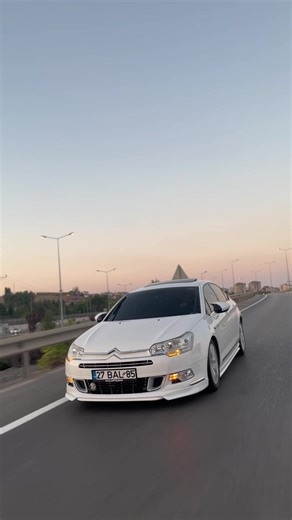 Discover the Unique Citroën C5