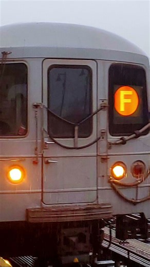 R46 F Train — The Classic Era of New York City’s Iconic Subway Cars #transithistory