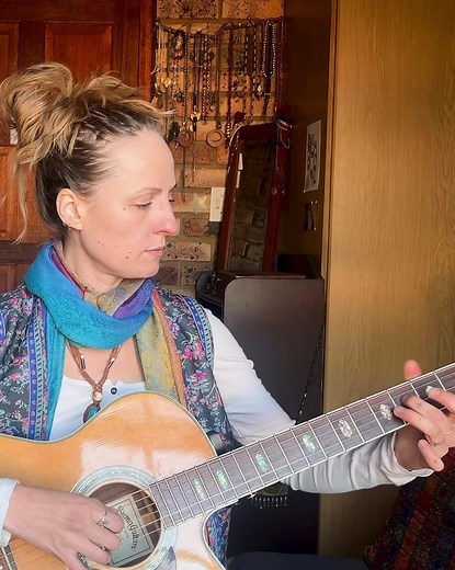 Learn to Play Diamonds and Rust on Acoustic Guitar | Joan Baez