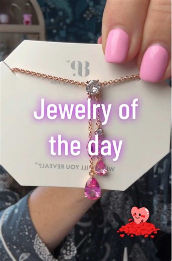 A little sparkle makes everything feel better ✨ Join me live tomorrow to catch up! Miss you guys 🩷