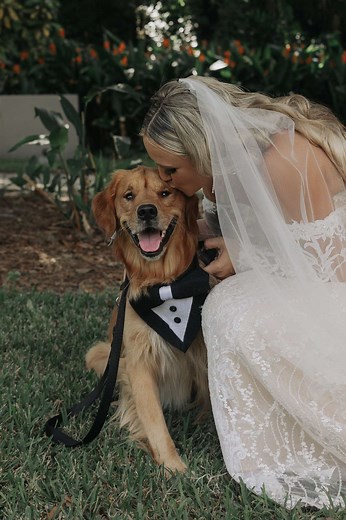 “I followed all the typical bridal Instagram accounts as I was planning our wedding and I felt very sad that both my and my fiance’s interests were not represented”, Heaven told us. “We are both huge nerds and that has been a very foundational part of our relationship. I couldn’t find a lot of brides on social media that wanted to break the mould. While traditional weddings may be for some, that was my own personal nightmare!” Couple @chris_colaluca13 @heavencolaluca Wedding Planner @dayofdetail