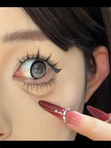 Explore the Wide World of Colored Contacts – Your Ultimate Guide