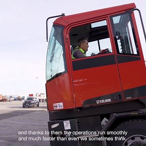 The rotating seats of the Kalmar machines have a very important function for the operations at the Roro Terminal Trasmediterrânea, Valencia, Spain. See on the video why ⏯️ 🎥 | Kalmar Global