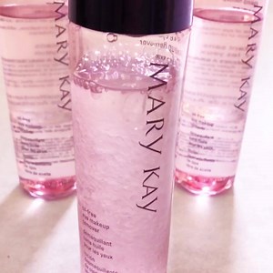 A small step before bed. A giant leap for beauty sleep! http://bit.ly/340cyg3 | MARY KAY