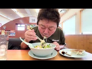 ラーメンにトッピング、ネギ、コーン、チャーシュー