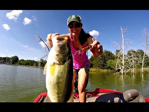 Big Bass Crushing the Whopper Plopper - Topwater Bass Fishing