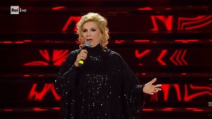 🎤 Iva Zanicchi 🎧 #VoglioAmarti L’esibizione integrale è su RaiPlay → https://bit.ly/3riu0el #Sanremo2022 | Festival di Sanremo