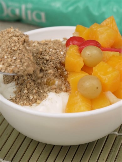 ¿Quieres preparar tu propio cereal nutritivo para tus niños en casa y sin gastar de más? 🥣🔥 Hoy te enseñamos a hacerlo fácil, rápido y con ingredientes reales… empezando por Arroz Dalia 👀✨ CEREAL CASERO NUTRITIVO (desde 3 años) Suave para el estómago, potente en energía y vitaminas 💪 Ingredientes (en tazas): – 2 tazas de Arroz Dalia – 1 tazas de avena en hojuelas – 1 taza de quinua – ½ taza de ajonjolí – Canela (micro pizca) – Stevia (opcional, mínima) Preparación: Lava el arroz y la quinua,
