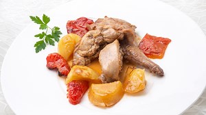 Riquísimo asado de conejo con patatas de Karlos Arguiñano